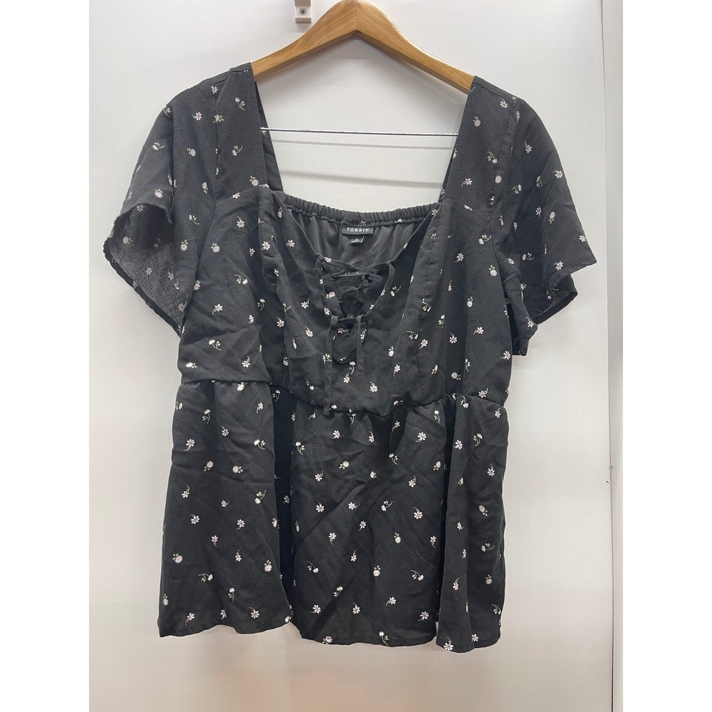 Torrid Black Floral Lace Up Babydoll Top Square Neck Short Sleeve Size 0 L XL